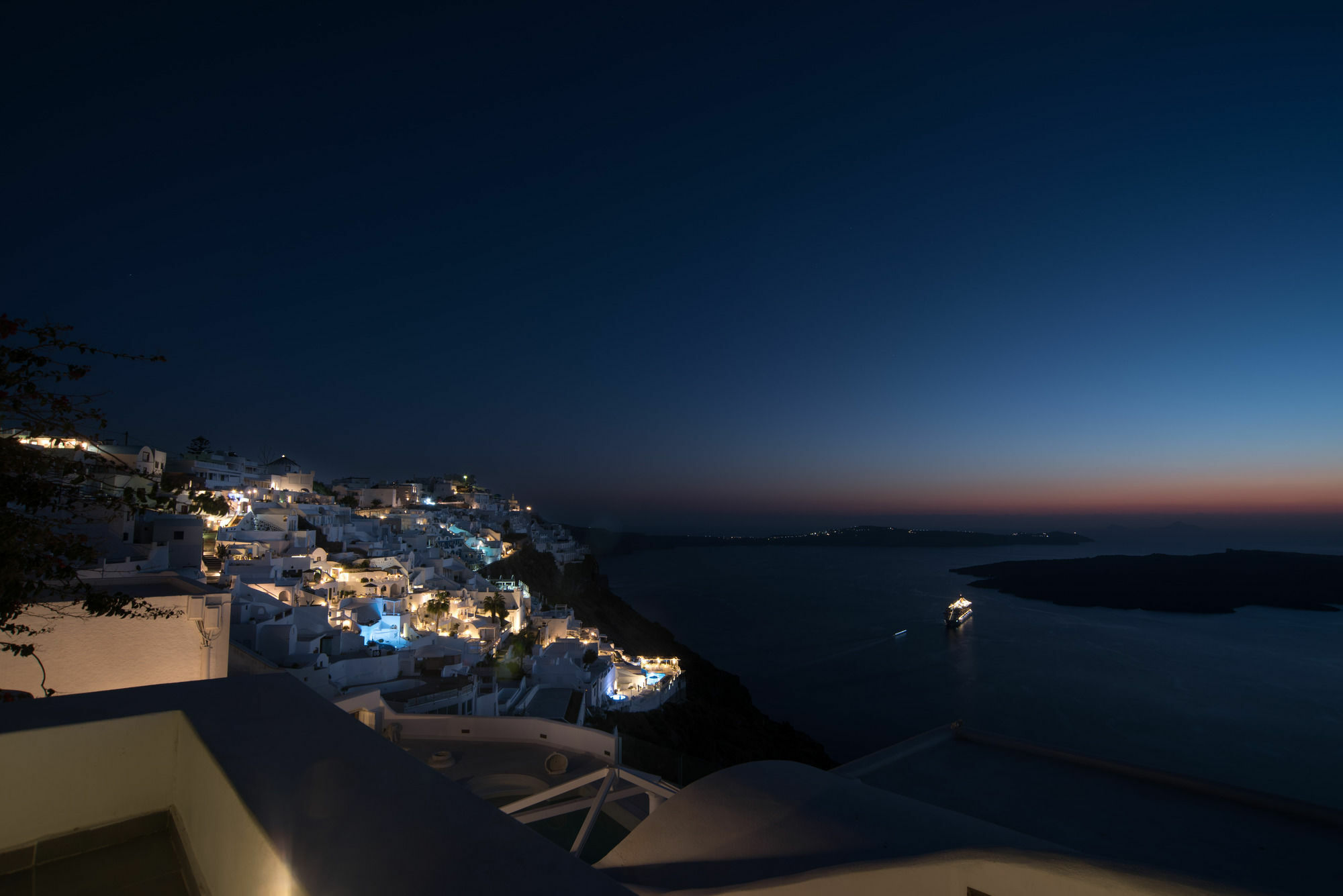 Karpimo Horizon - Caldera View With Private Hot Tub Villa Фиростефани Екстериор снимка